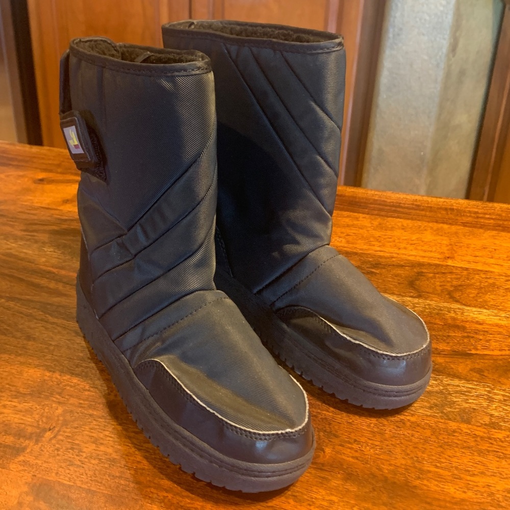 Kids Rugged Exposure Snow Boots
Black Nylon/Like New/Size 2